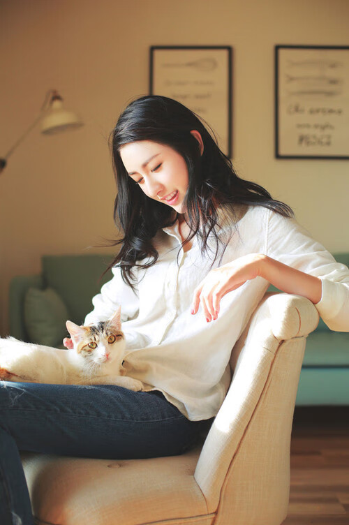 开云APP-詹姆斯亲自参与战术板设计分析，詹姆斯站上技术台